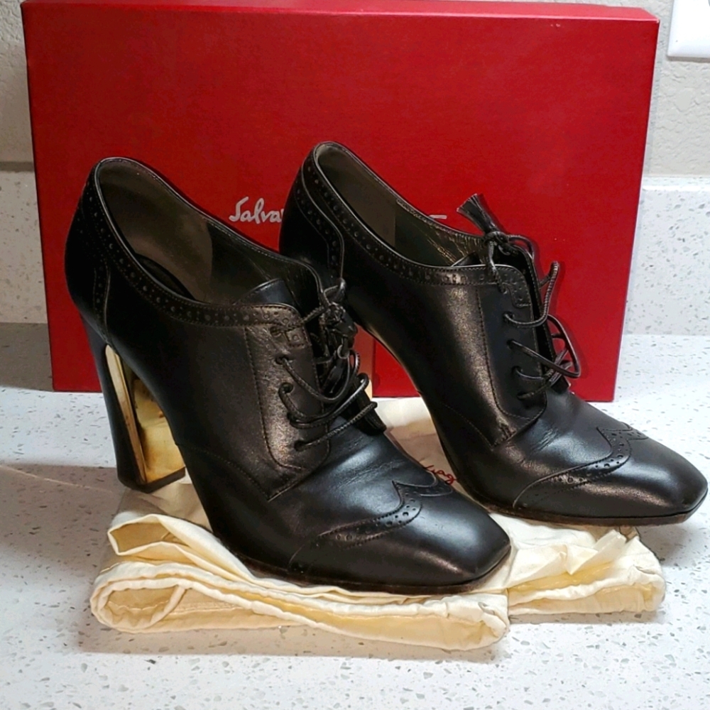 Salvatore Ferragamo Fusadia brown booties